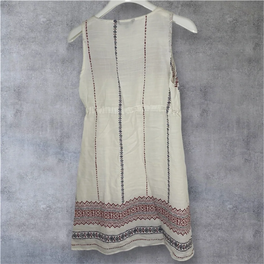 Yak & Yeti Sleeveless White Patterned Dress,‎ S